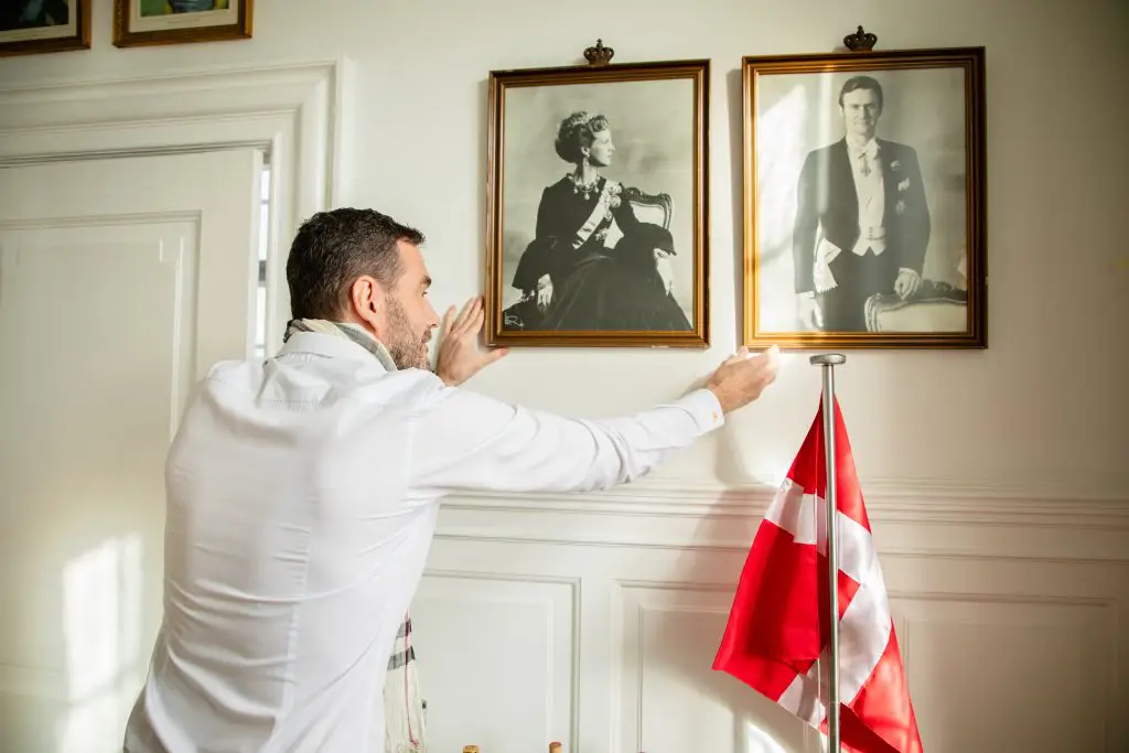Buch vil tage en kugle for dronningen og dø for Danmark